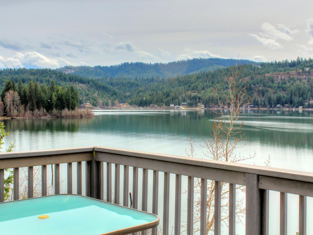 Beautiful Lake Coeur D'Alene Cabin On The Bay Mica Exterior photo