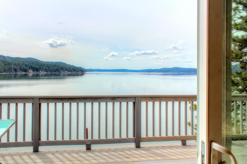 Beautiful Lake Coeur D'Alene Cabin On The Bay Mica Exterior photo