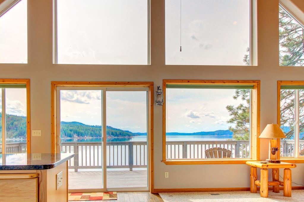 Beautiful Lake Coeur D'Alene Cabin On The Bay Mica Exterior photo